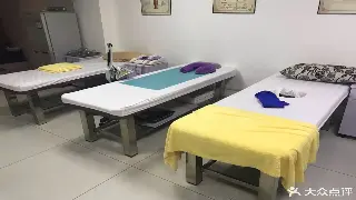 吴地按摩传奇:无锡名人轶事与养生之道 海报