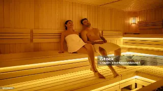 无锡桑拿按摩:巧用工具,事半功倍的按摩技巧大揭秘 海报