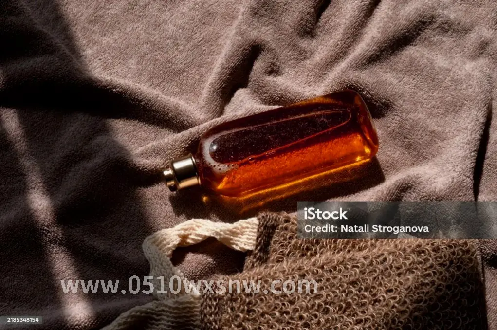 会所大厅的舒缓灯光